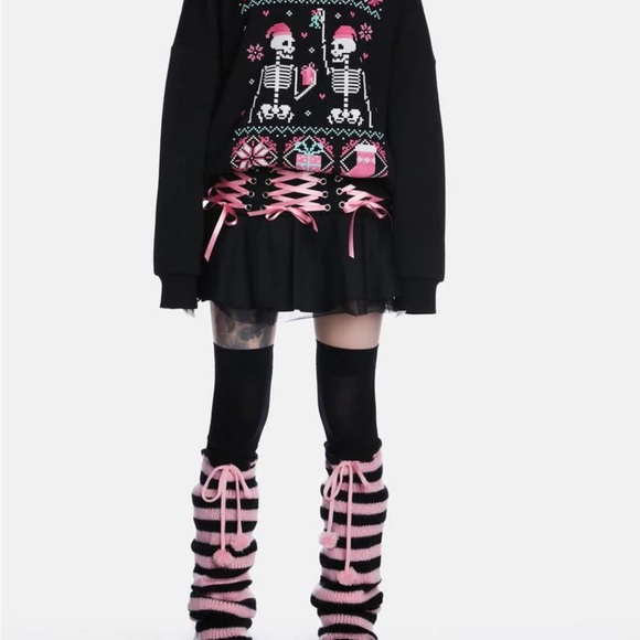 NWT KISS AND TELL OVERSIZED CHRISTMAS SHIRT - Picture 4 of 5